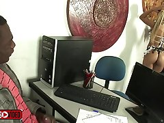 fui fazer entrevista de emprego e acabei dando pro patr&atilde;o