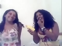 Ø¨Ù†Ø§Øª Ù…ØªÙ†Ø§ÙƒØ© Ø¨ØªÙ‡Ø²Ø± Ù…Ø¹ Ø¨Ø¹Ø¶ Ùˆ ÙƒÙ„Ø§Ù… ÙŠÙ‡ÙŠØ¬ - Ø³ÙƒØ³ Ø¹Ø±Ø¨ÙŠ