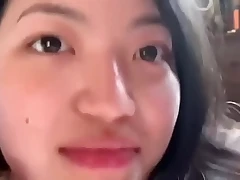 21岁嫩妹白虎学妹舔鸡巴是最厉害的,直接爽到喷射!