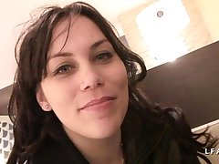 Petite amatrice brunette sodomisee et fistee grave