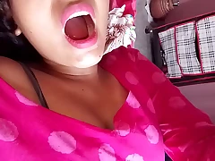 Indian desi bhabhi demonstrating her figure to her bf.
