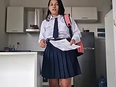 Mi hermanastra necesita mi ayuda y yo que me chupe todo el rabo
