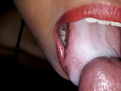 Mamada de verga super rica con succi&oacute;n y se corre en mi garganta demasiada leche 4k