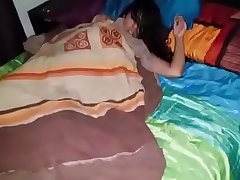 Emborracho a mi amiga para follarla mientras sus padres no est&aacute;n