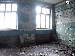 РуÑÑÐºÐ°Ñ Ñтудентка публично ÑоÑет и трахаетÑÑ Ð² заброшенной школе (английÑкие Ñубтитры)